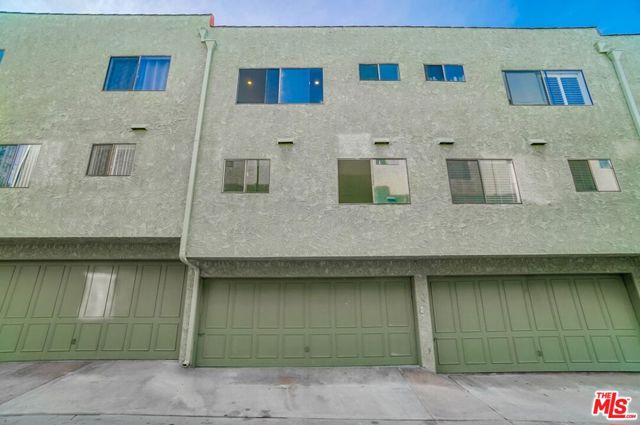 1832 Rockefeller Lane, Redondo Beach, California 90278, 2 Bedrooms Bedrooms, ,2 BathroomsBathrooms,Residential,For Sale,Rockefeller,25603743 1832 Rockefeller Lane, Redondo Beach, California 90278, 2 Bedrooms Bedrooms, ,2 BathroomsBathrooms,Residential,For Sale,Rockefeller,25603743