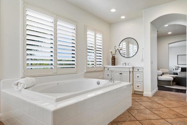 10263 Winecreek Ct, San Diego CA: https://media.crmls.org/mediaz/e990666e-c40c-4922-8b11-6c29ea8fa442.jpg