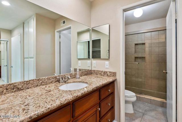 12 Sparrowhawk Lane, Oak Park CA: https://media.crmls.org/mediaz/e9909760-daca-423c-b88b-86e5745583a9.jpg