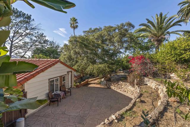 10013 Pandora Drive, La Mesa CA: https://media.crmls.org/mediaz/e9910c9a-09c5-44f8-95cb-e3587539e8c9.jpg