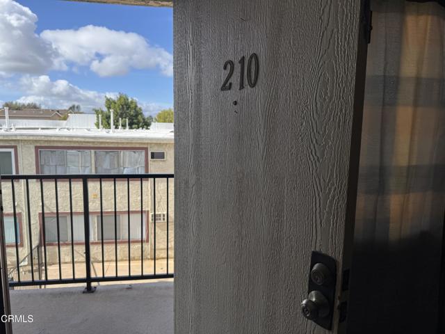 Detail Gallery Image 8 of 37 For 8800 Cedros Ave #210,  Panorama City,  CA 91402 - 1 Beds | 1 Baths