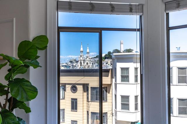 806810 Union Street, San Francisco CA: https://media.crmls.org/mediaz/e991b3f3-8b69-474a-a480-83f6c1f5c8d2.jpg