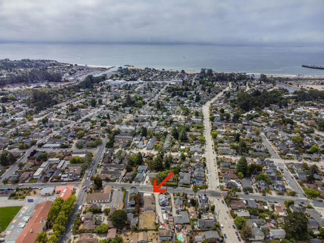 1221 Broadway, Santa Cruz CA: https://media.crmls.org/mediaz/e991c9e1-7702-4d2c-9540-e67bb155b39b.jpg