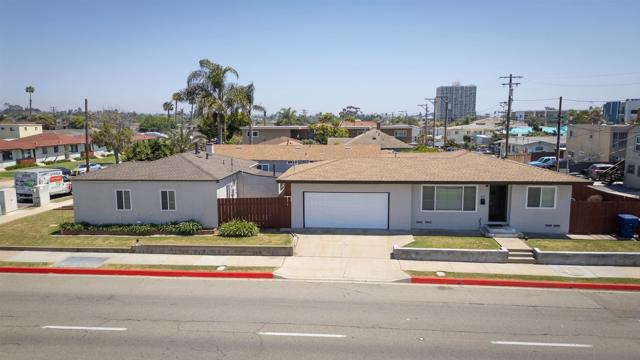 260 E St, Chula Vista CA: https://media.crmls.org/mediaz/e992016b-fd93-4842-a567-f1097c6cb799.jpg