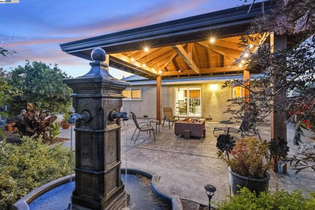 5706 Willkie Pl, Fremont CA: https://media.crmls.org/mediaz/e992278e-e1fe-40a8-b460-ebda7a1d983e.jpg