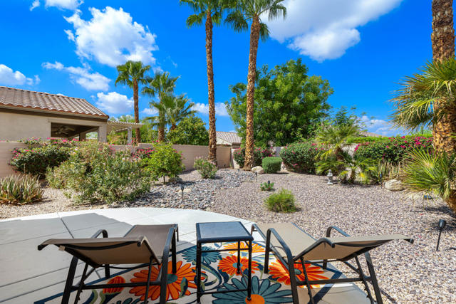 39859 Corte Velado, Indio CA: https://media.crmls.org/mediaz/e9923c3d-1964-4168-80d8-5325b061a905.jpg