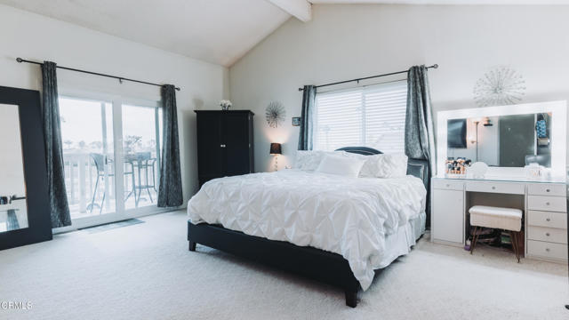 1020 Dunes Street, Oxnard CA: https://media.crmls.org/mediaz/e9927a6e-3489-4f04-b1b7-ae3e69e9537f.jpg