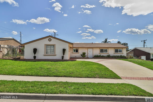 1878 Moore Street, Simi Valley CA: https://media.crmls.org/mediaz/e992831f-ede4-4be2-adb0-352303902c7d.jpg