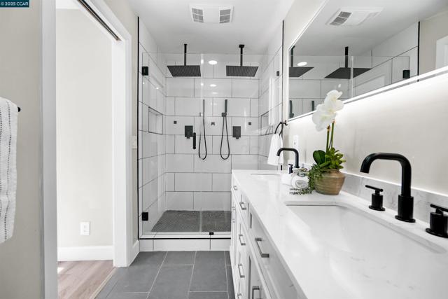 5929 Harbor View Ave, San Pablo CA: https://media.crmls.org/mediaz/e99340cd-05c9-4704-aaca-9ed85c7a18a1.jpg