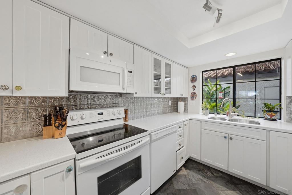 957 Fir Tree Pl. - photo 11