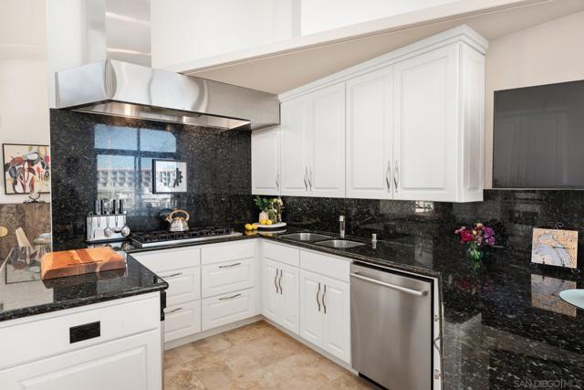 25 The Point, Coronado CA: https://media.crmls.org/mediaz/e993d4d3-f264-464d-b403-25570e80c205.jpg