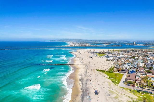 4427 Osprey St, San Diego CA: https://media.crmls.org/mediaz/e993d584-27f5-4057-81ce-16718581acd4.jpg