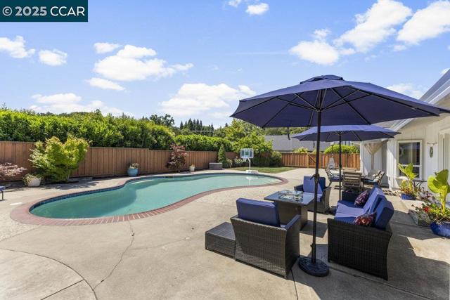 2302 Royal Oaks Dr, Alamo CA: https://media.crmls.org/mediaz/e993de67-8a6d-40cb-8052-4d73a14b9fd5.jpg