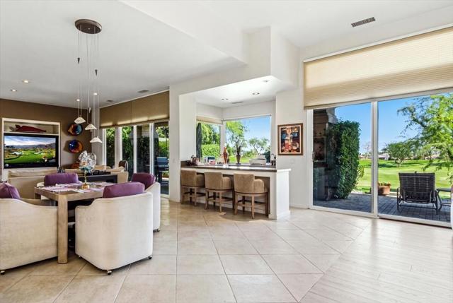 384 Tomahawk Drive, Palm Desert, CA 92211