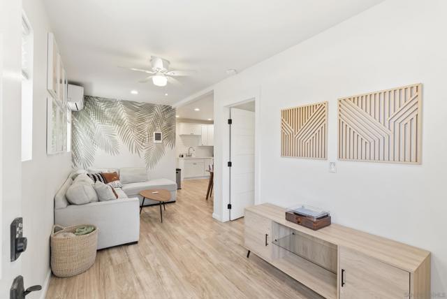 4066 Cherokee Ave, San Diego CA: https://media.crmls.org/mediaz/e99428f7-fa4c-45bd-9767-6a4306d8a9bc.jpg