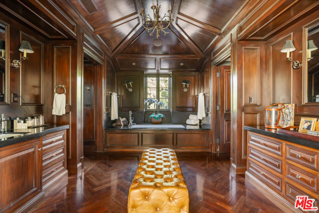 Drew Fenton | 10847 Bellagio Road Los Angeles CA | MLS: 7449719 Drew Fenton | 10847 Bellagio Road Los Angeles CA | MLS: 7449719