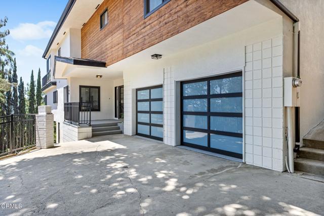 709 Wilson Court, Burbank CA: https://media.crmls.org/mediaz/e9959f22-5345-4884-9113-2bfa10d851f2.jpg