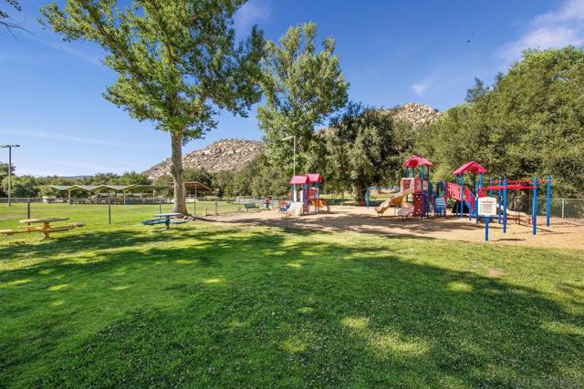 15829 Davis Cup Lane, Ramona CA: https://media.crmls.org/mediaz/e995a211-bf4a-4f92-b16d-563e42d891ad.jpg