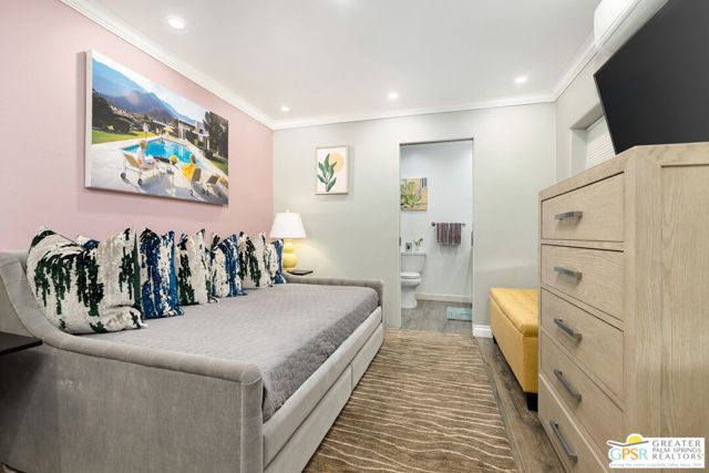 1861 S Palm Canyon Drive, Palm Springs CA: https://media.crmls.org/mediaz/e9964e17-ad9f-4d9a-bef1-7e8bfa01ee95.jpg