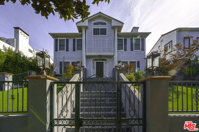 950 S Longwood Avenue, Los Angeles CA: https://media.crmls.org/mediaz/e996af42-9594-4cfb-8435-bc25069dd745.jpg