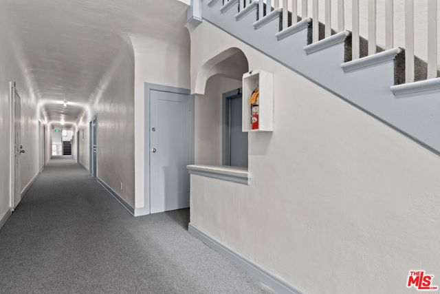 223 N Breed Street, Los Angeles CA: https://media.crmls.org/mediaz/e99710ed-aab9-4e57-99bc-a9361f4ef713.jpg