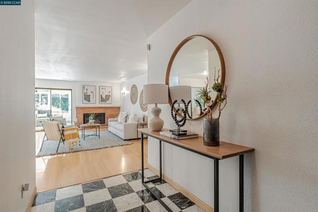 4924 Rocky Rd, Richmond CA: https://media.crmls.org/mediaz/e99714c1-3730-4171-ac71-1240395e9153.jpg