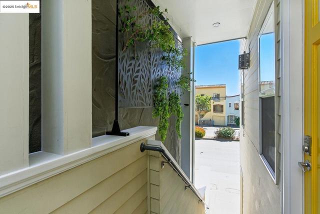280 Monterey Blvd., San Francisco CA: https://media.crmls.org/mediaz/e997c3b6-d5b9-4886-a528-b6131d91443b.jpg