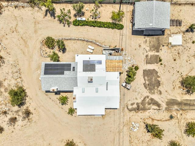 7648 Araby Avenue, 29 Palms CA: https://media.crmls.org/mediaz/e9983648-651c-4b3d-83aa-90d4fc7b32b0.jpg
