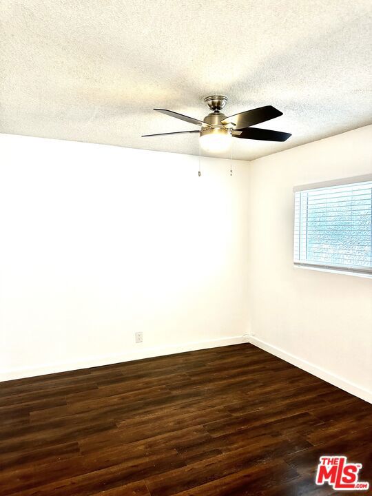 4115 W Century Boulevard, Inglewood CA: https://media.crmls.org/mediaz/e998817d-0bf3-4e49-b2a4-25a82a61dfc3.jpg