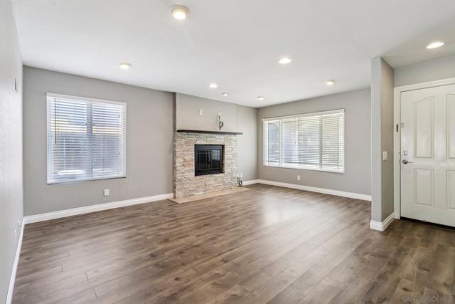 13002 Standish Dr, Poway CA: https://media.crmls.org/mediaz/e998f023-177f-4f7e-9dc3-797939032820.jpg
