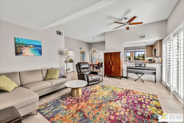 1678 Paseo De La Palma, Palm Springs CA: https://media.crmls.org/mediaz/e99907a0-ac74-409b-96c5-35dd8f6e014f.jpg