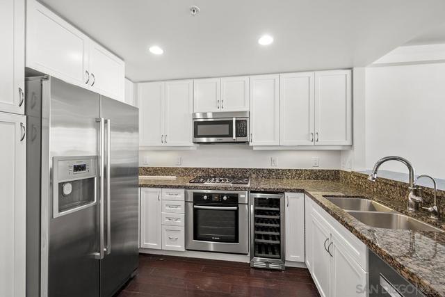 555 Front Street, San Diego CA: https://media.crmls.org/mediaz/e9995b75-69b7-43ba-9477-eb90108abb44.jpg