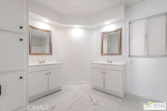 38 Paseo Laredo N, Cathedral City CA: https://media.crmls.org/mediaz/e9999d69-8337-4024-8777-d35e20cce22c.jpg