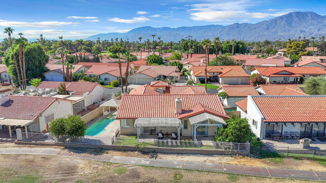 82210 Vandenberg Drive, Indio CA: https://media.crmls.org/mediaz/e999b201-155d-4616-aa86-306f820b57d9.jpg