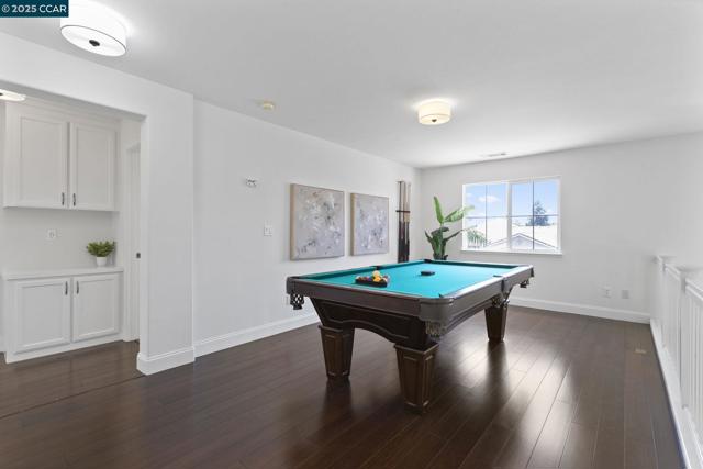 631 Summerwood Dr, Brentwood CA: https://media.crmls.org/mediaz/e999cc13-b778-4df1-9c36-a97d9e434224.jpg