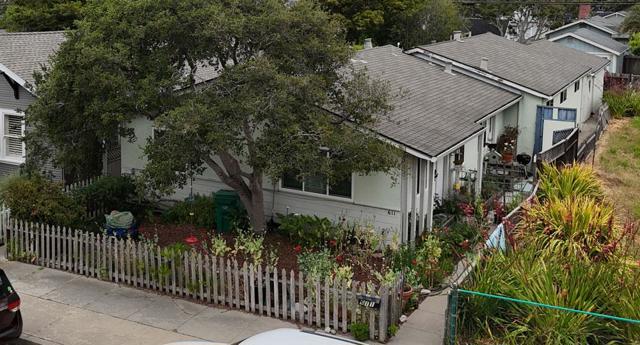 609 Congress Avenue, Pacific Grove CA: https://media.crmls.org/mediaz/e99a0a45-267b-4d23-88dd-16f919a0d513.jpg