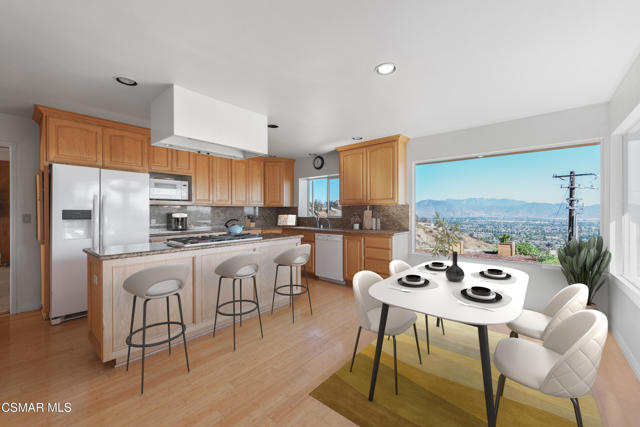 1140 San Clemente Way, Camarillo CA: https://media.crmls.org/mediaz/e99a716d-5f69-4a09-a076-42d5eab2db73.jpg