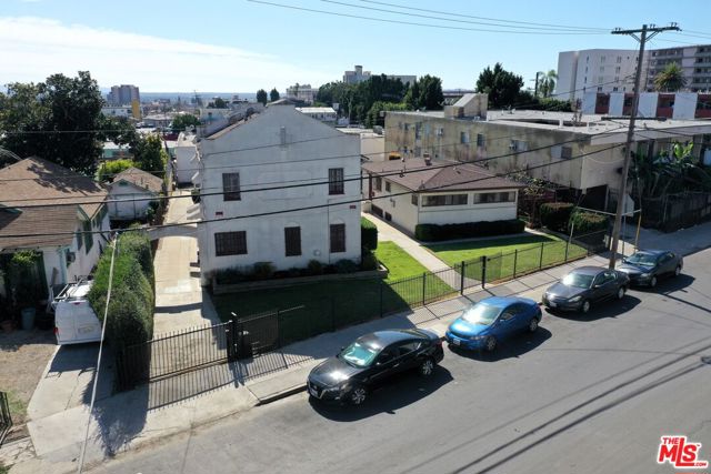 1822 Miramar Street, Los Angeles CA: https://media.crmls.org/mediaz/e99aaf0b-1fea-4064-b44e-3475b990f793.jpg