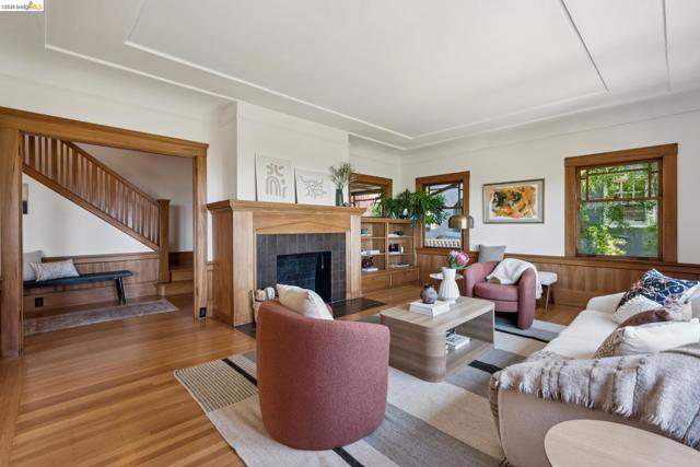 Image 7 of 60 For 938 San Benito Rd