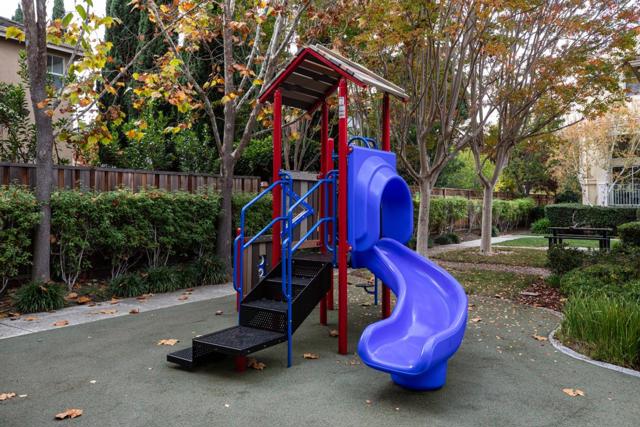 143 Frederick Court, Mountain View CA: https://media.crmls.org/mediaz/e99c4405-fd48-447b-8186-0645479eb703.jpg