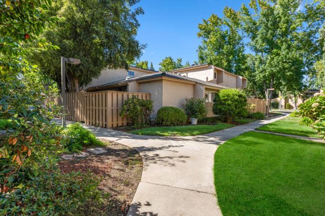 125 Connemara Way, Sunnyvale CA: https://media.crmls.org/mediaz/e99c4c9b-fa5f-4d72-a8ab-c103d8a08aa8.jpg