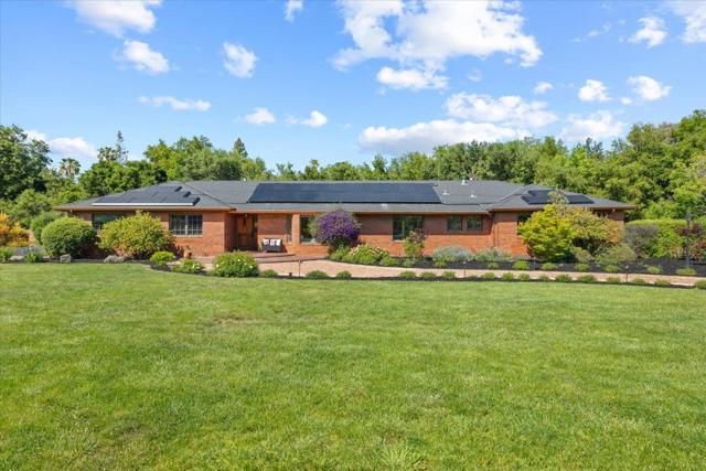20811 Norada Court, Saratoga CA: https://media.crmls.org/mediaz/e99c787a-7ad4-4fc1-a5cb-973e3b78d086.jpg