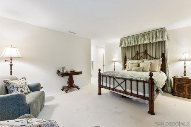 1059 Hymettus Ave, Encinitas CA: https://media.crmls.org/mediaz/e99cc0c6-31dd-4902-a9d9-6c2a7254a60d.jpg