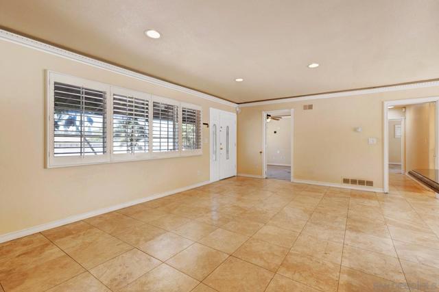 68 E Bonita Rd, Chula Vista CA: https://media.crmls.org/mediaz/e99dc366-0b6c-4dec-b738-39da2bbc4a7e.jpg