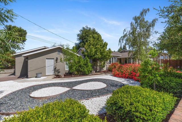 20393 Zorka Avenue, Saratoga CA: https://media.crmls.org/mediaz/e99e4313-b487-48c0-a615-e00c3e3b607e.jpg