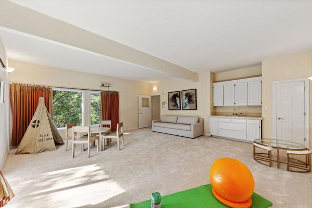 1035 Macadamia Drive, Hillsborough CA: https://media.crmls.org/mediaz/e99f2735-fbe3-4be9-bcc6-25f6e81c6a98.jpg