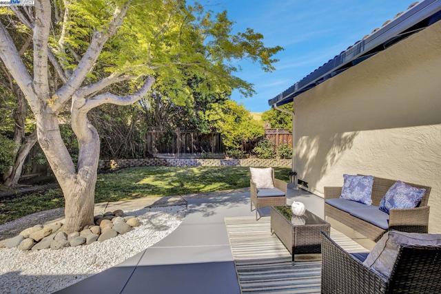 40652 Encanto Way, Fremont CA: https://media.crmls.org/mediaz/e99f2c27-0dae-4cb2-9616-379eeeb76c04.jpg