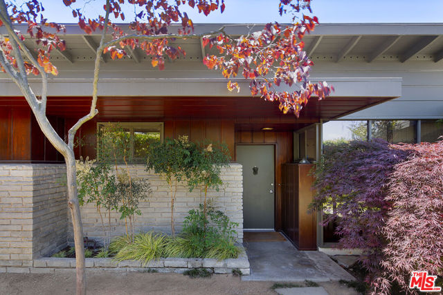 7400 Pyramid Place, Los Angeles CA: https://media.crmls.org/mediaz/e99f3a92-6198-4be5-8518-587621dfc2ba.jpg