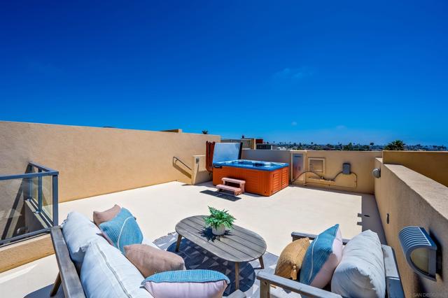 495 S Cleveland St, Oceanside CA: https://media.crmls.org/mediaz/e99f8b40-3fb7-4f39-a1e4-b3c66853d85f.jpg
