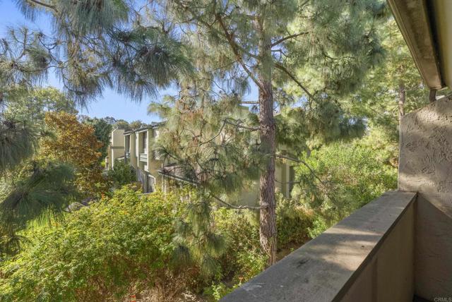 8441 Via Mallorca, La Jolla CA: https://media.crmls.org/mediaz/e99fc988-1924-4994-8c18-e4e11ab96370.jpg